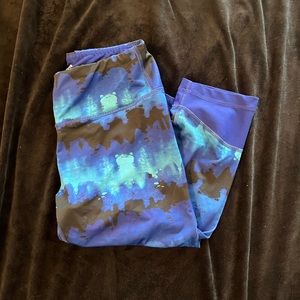 90 Degree Blue Wave Detail Athletic Capris